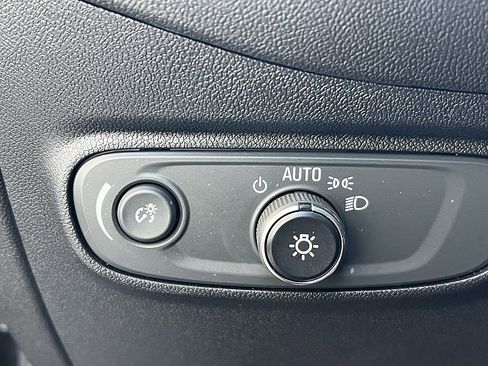 Used 2019 Chevrolet Equinox LT image 21