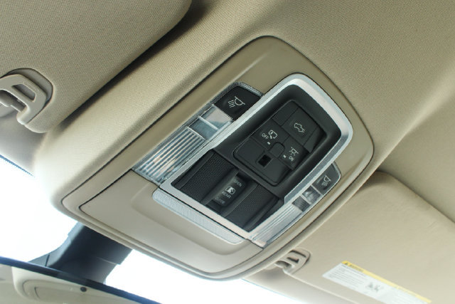 Used 2019 RAM 1500 Laramie AWD/4WD image 25