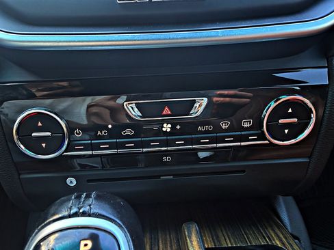 Used 2015 Maserati Ghibli RWD image 20