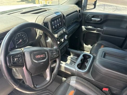 Used 2020 GMC Sierra 2500 AT4 w/ AT4 Premium Package AWD/4WD image 11