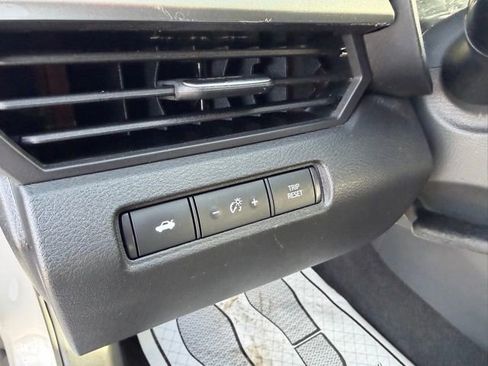 Used 2024 Nissan Altima 2.5 SV image 19