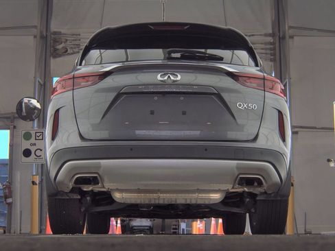 Certified 2023 INFINITI QX50 Luxe FWD image 17