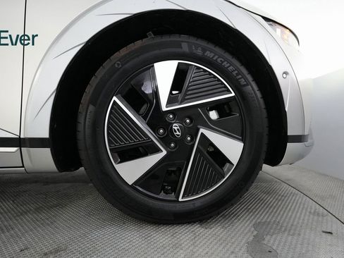 Used 2025 Hyundai Ioniq 5 Limited image 19