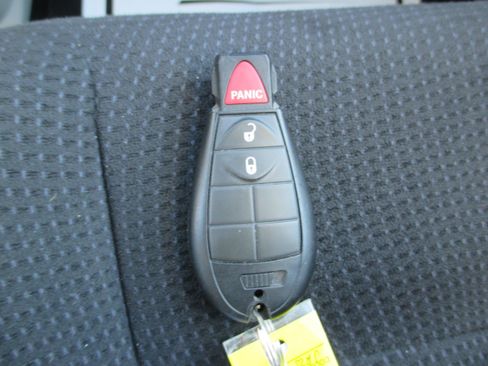 Used 2018 Dodge Grand Caravan SE w/ UConnect Hands-Free Group FWD image 19