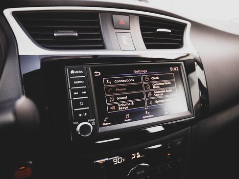 Used 2019 Nissan Sentra SV image 11