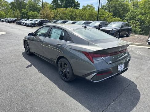 New 2026 Hyundai Elantra SEL Sport Premium FWD image 5