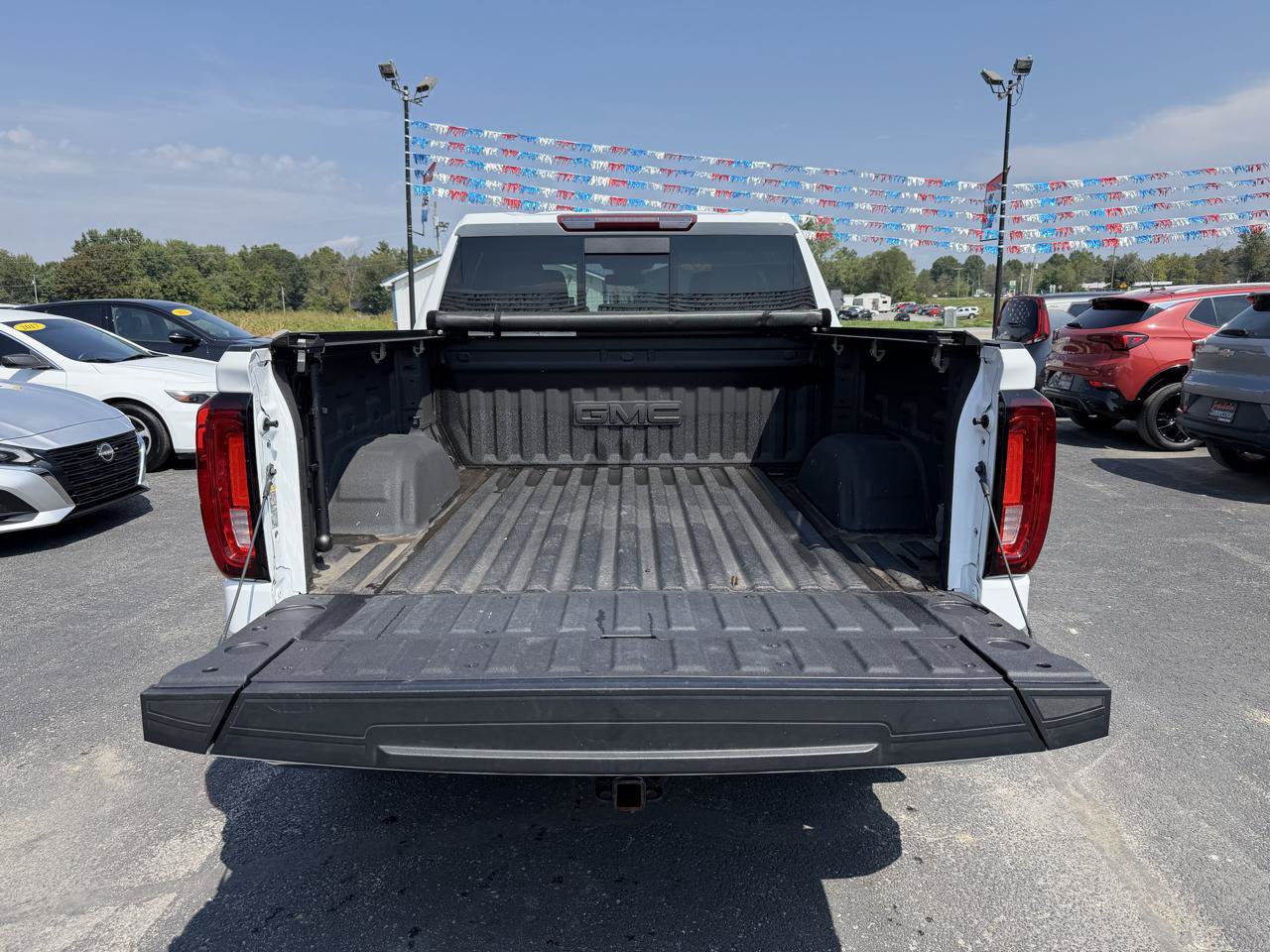 Used 2024 GMC Sierra 1500 SLT w/ SLT Premium Plus Package AWD/4WD image 7