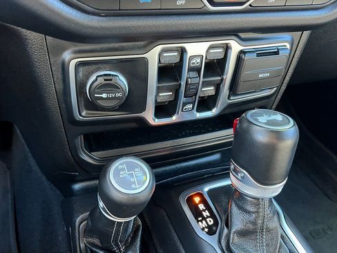 Used 2024 Jeep Wrangler High Altitude image 30