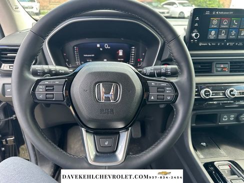 Used 2025 Honda Pilot Elite image 15