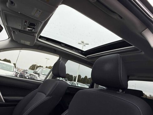 Used 2018 Subaru Forester 2.5i Premium w/ All-Weather Package image 14