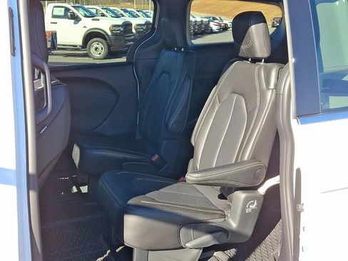 New 2026 Chrysler Voyager LX image 5