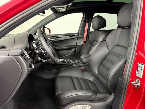 New 2026 Porsche Macan S image 5