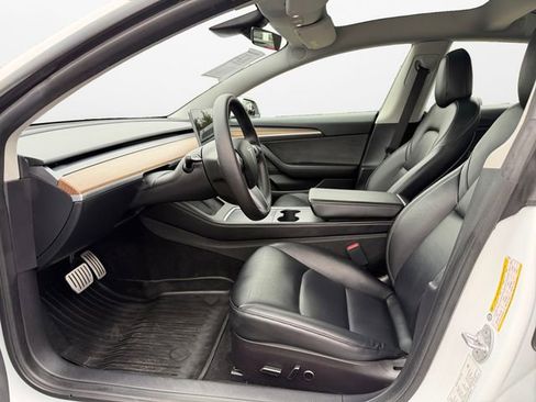 Used 2022 Tesla Model 3 Performance image 9