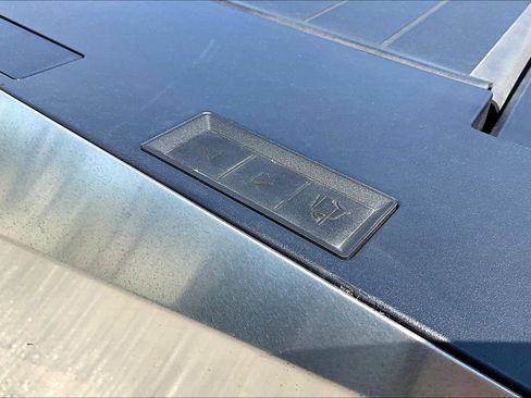 Used 2024 Tesla Cybertruck AWD Crew Cab image 22
