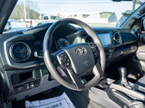 Used 2017 Toyota Tacoma TRD Sport image 20