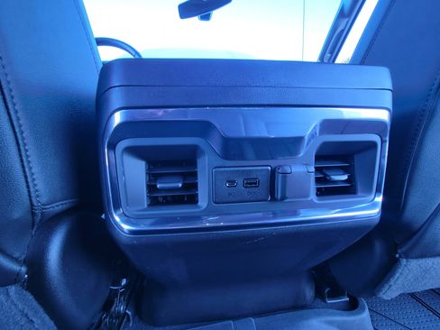 Used 2022 Chevrolet Silverado 1500 LTZ image 40