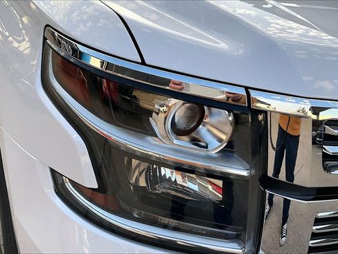 Used 2017 Chevrolet Tahoe Premier AWD/4WD image 28