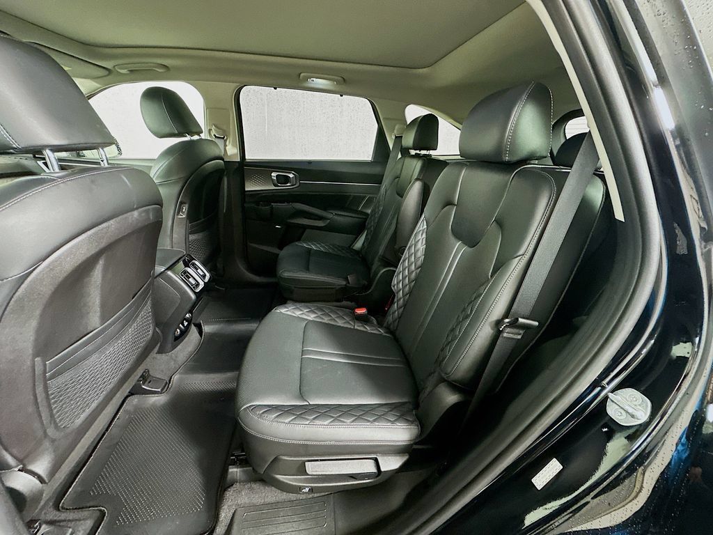 Used 2023 Kia Sorento SX AWD/4WD image 24