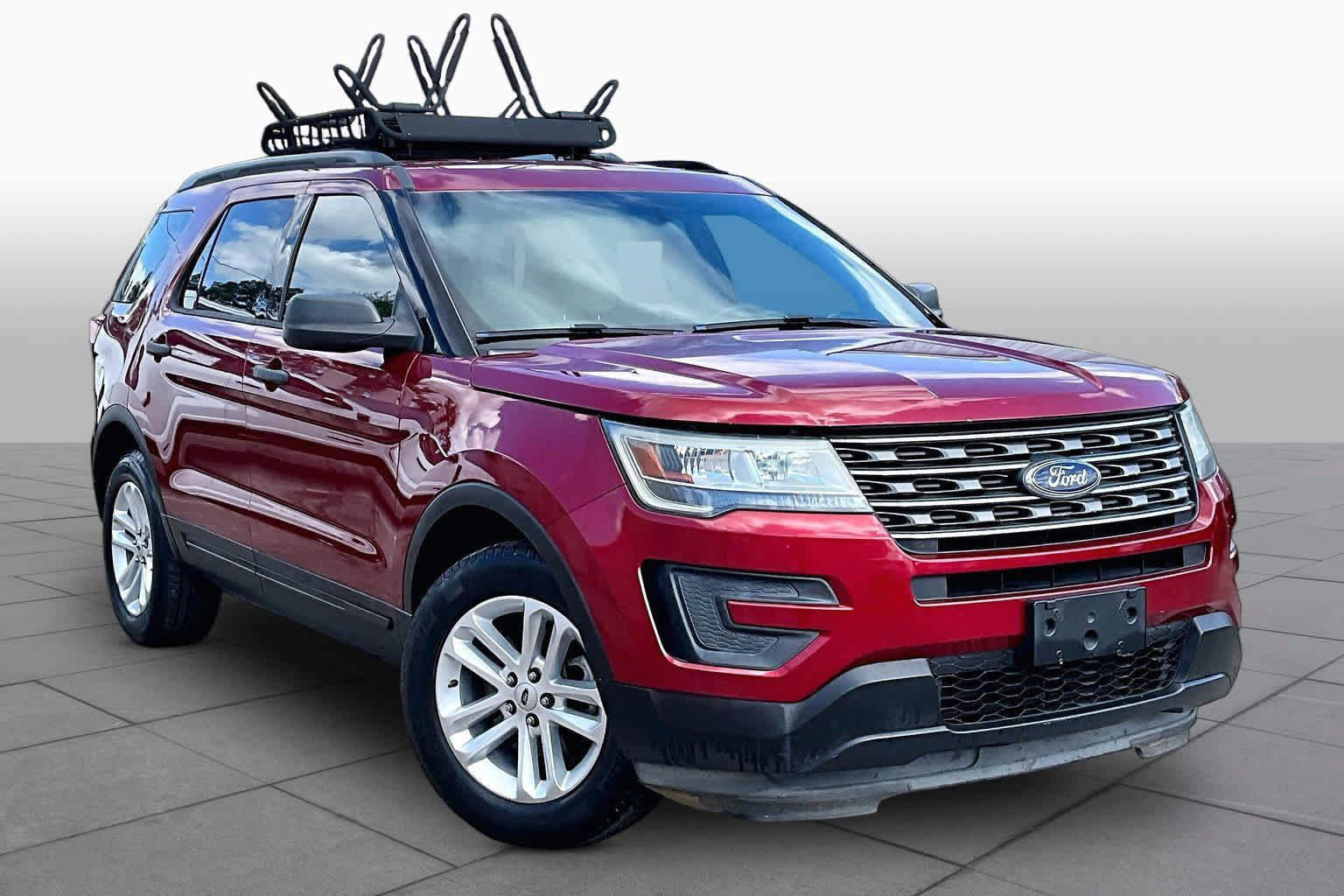 Used 2016 Ford Explorer FWD image 3