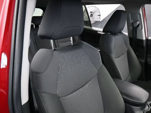 Used 2025 Toyota RAV4 XLE w/ Convenience Package FWD image 41