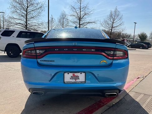 Used 2018 Dodge Charger SXT Plus w/ Blacktop Package image 7