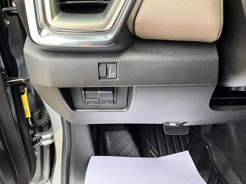 Used 2024 GMC Canyon Denali AWD/4WD image 17
