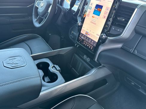 New 2026 RAM 2500 Laramie AWD/4WD image 14