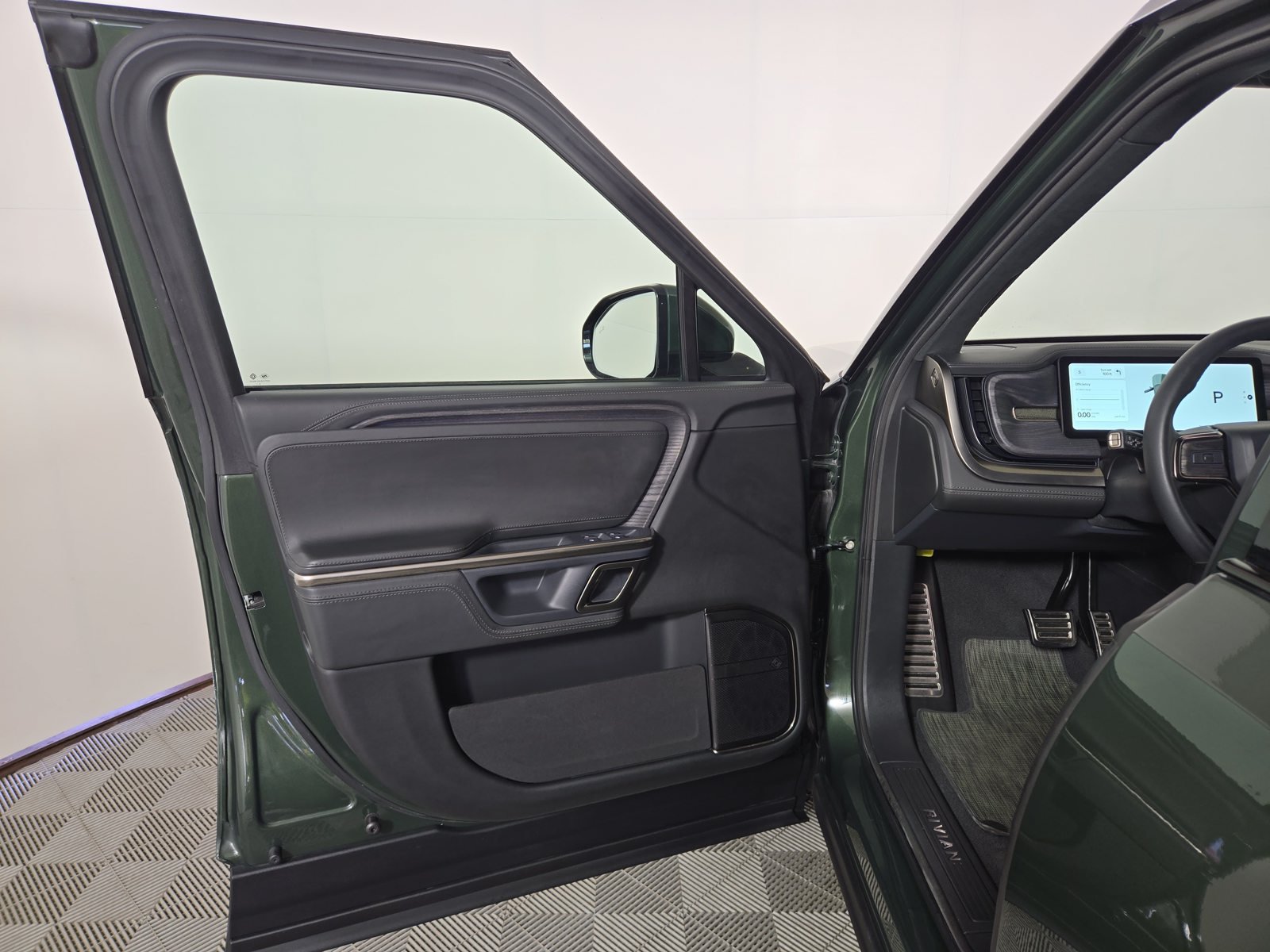 Used 2024 Rivian R1S Adventure Quad AWD/4WD image 16