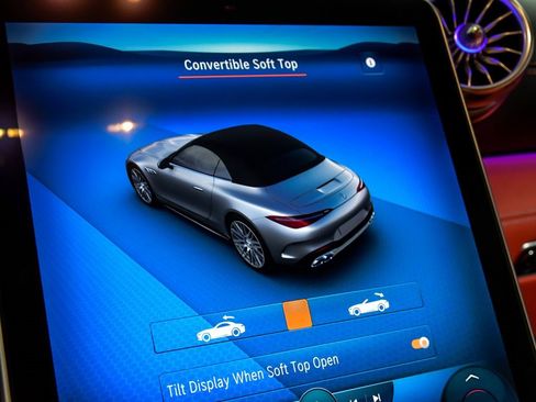 Used 2022 Mercedes-Benz SL 63 AMG 4MATIC w/ Driver Assistance Package image 96