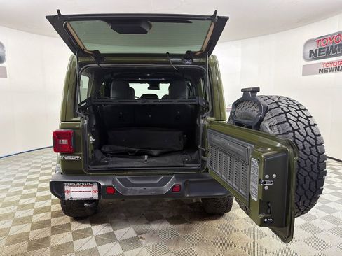 Used 2024 Jeep Wrangler Unlimited Sahara AWD/4WD image 18