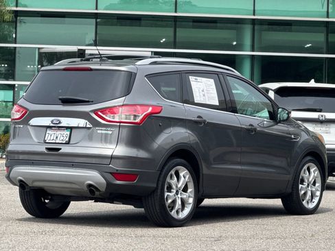 Used 2014 Ford Escape Titanium FWD image 4