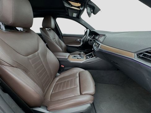 Used 2019 BMW 330i Sedan w/ M Sport Package image 20