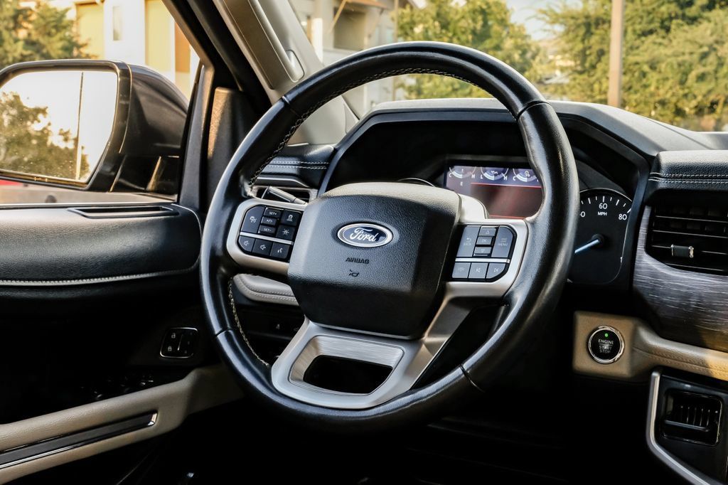 Used 2024 Ford Expedition Max Limited AWD/4WD image 12