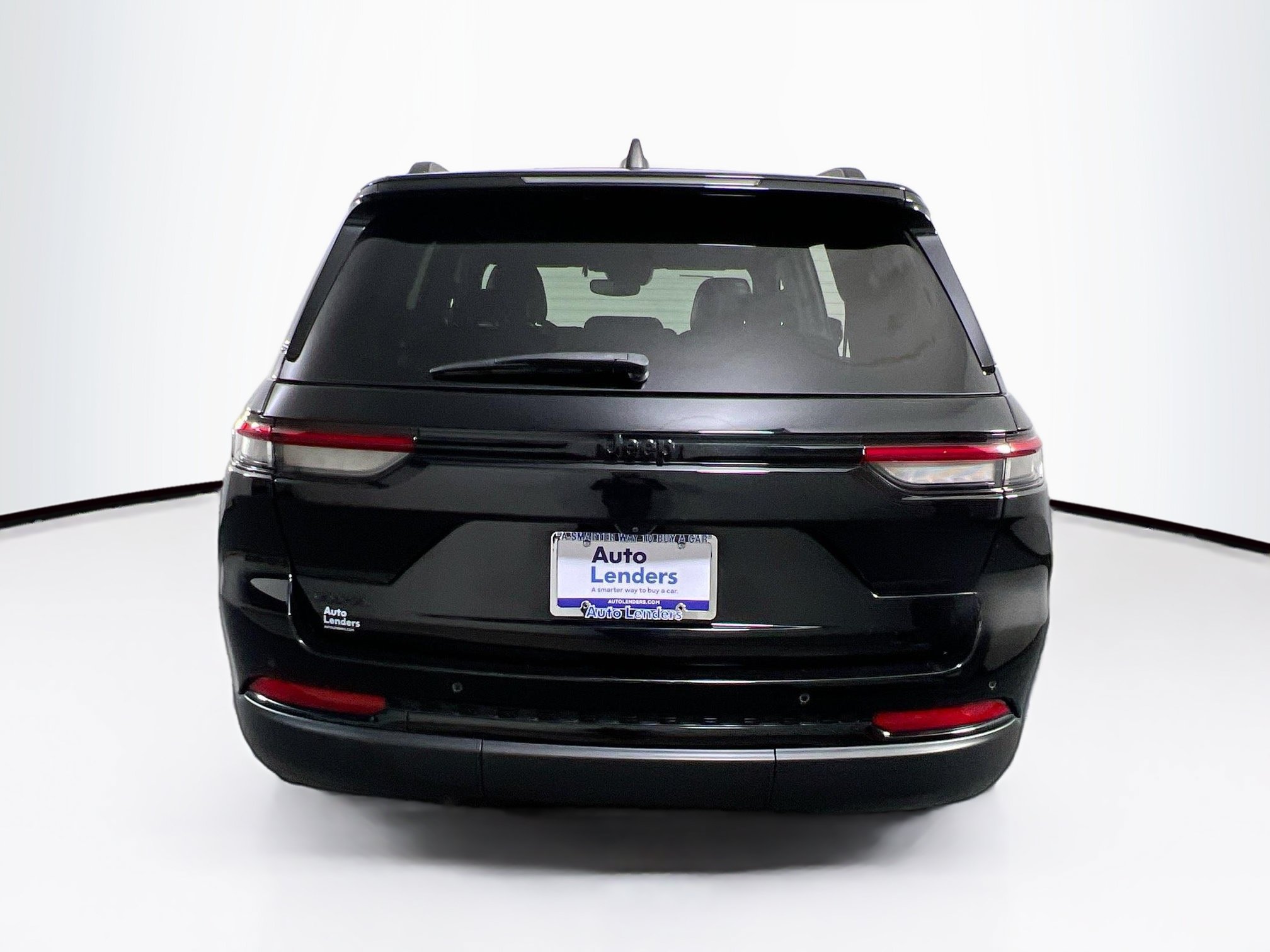 Used 2023 Jeep Grand Cherokee Altitude AWD/4WD image 6