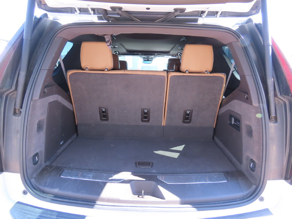 Used 2022 Cadillac Escalade Premium Luxury AWD/4WD image 12