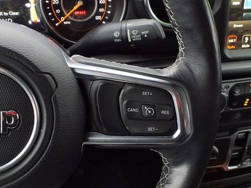 Used 2019 Jeep Wrangler Unlimited Sahara AWD/4WD image 14