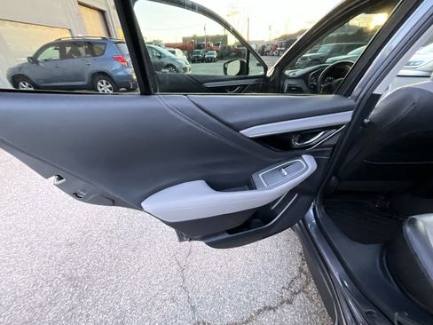 Used 2022 Subaru Outback Limited image 21