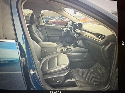 Used 2020 Ford Escape Titanium w/ Titanium Premium Package 2.0 FWD image 16