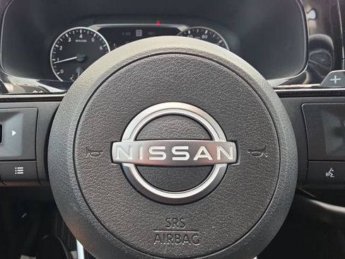Used 2024 Nissan Pathfinder SL w/ SL Premium Package FWD image 5