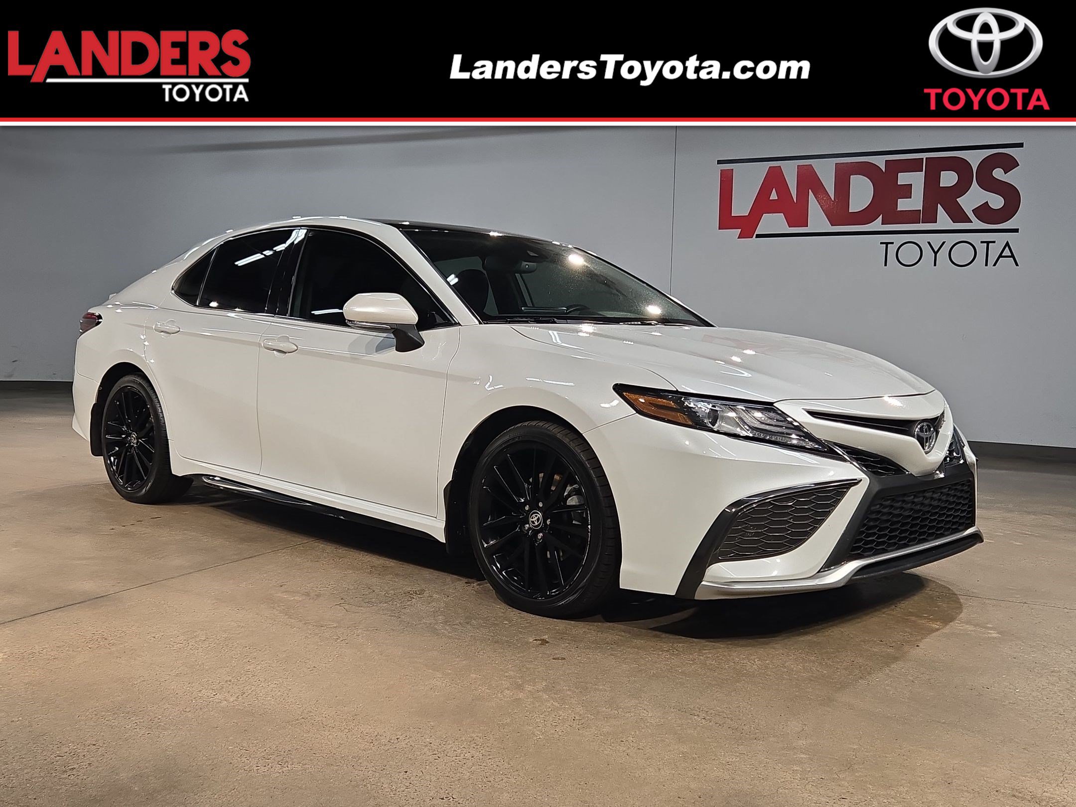 Used 2021 Toyota Camry XSE FWD image 1