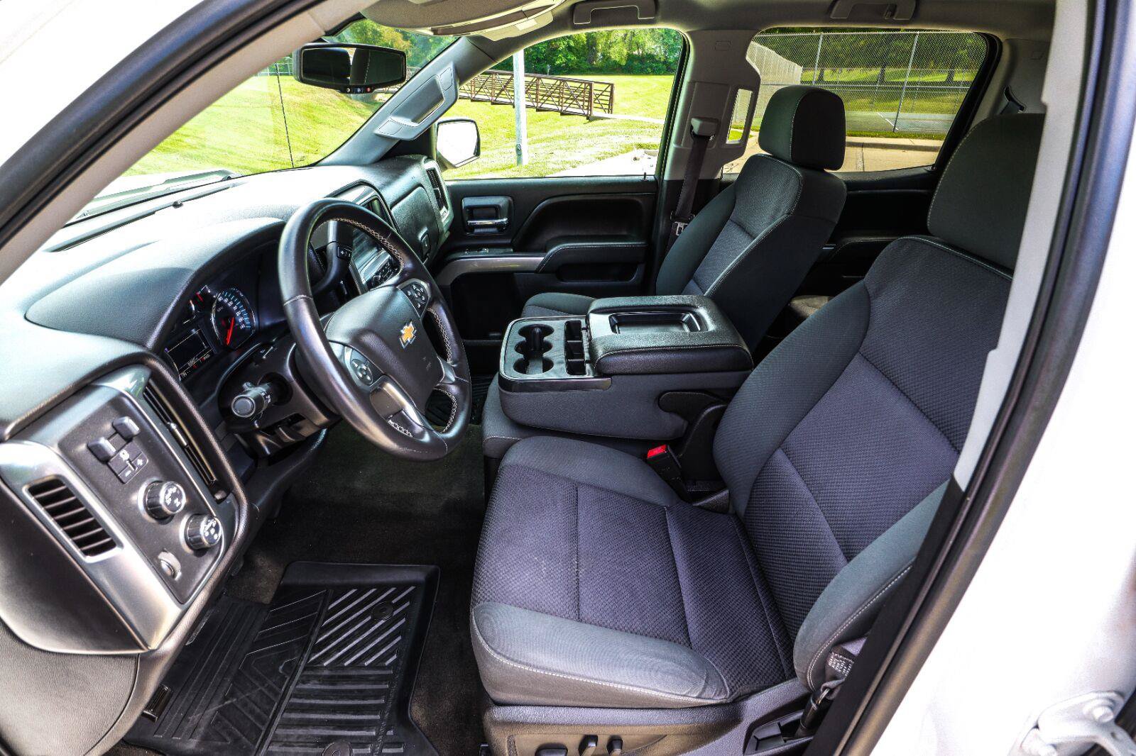 Used 2017 Chevrolet Silverado 1500 LT w/ All Star Edition AWD/4WD image 33