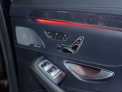 Used 2016 Mercedes-Benz S 63 AMG 4MATIC Sedan image 37