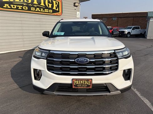 Used 2026 Ford Explorer Active w/ Active Comfort Package AWD/4WD image 3