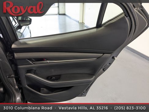 Used 2019 MAZDA MAZDA3 Hatchback w/ Premium Package image 9