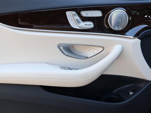 Used 2022 Mercedes-Benz E 450 4MATIC Sedan image 9