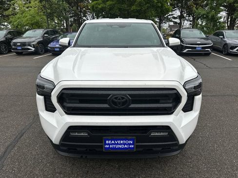 Used 2025 Toyota Tacoma SR5 RWD image 9
