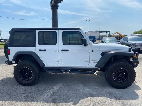 Used 2018 Jeep Wrangler Unlimited Sport AWD/4WD image 6