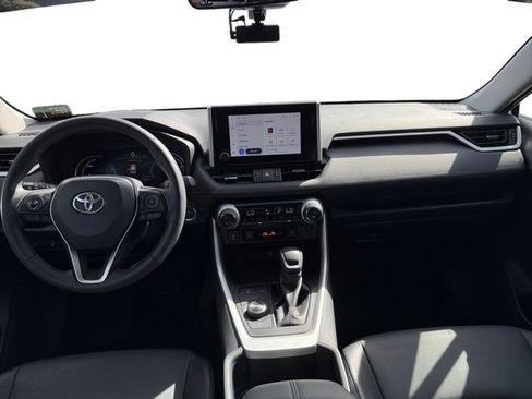 Used 2023 Toyota RAV4 XLE Premium image 13