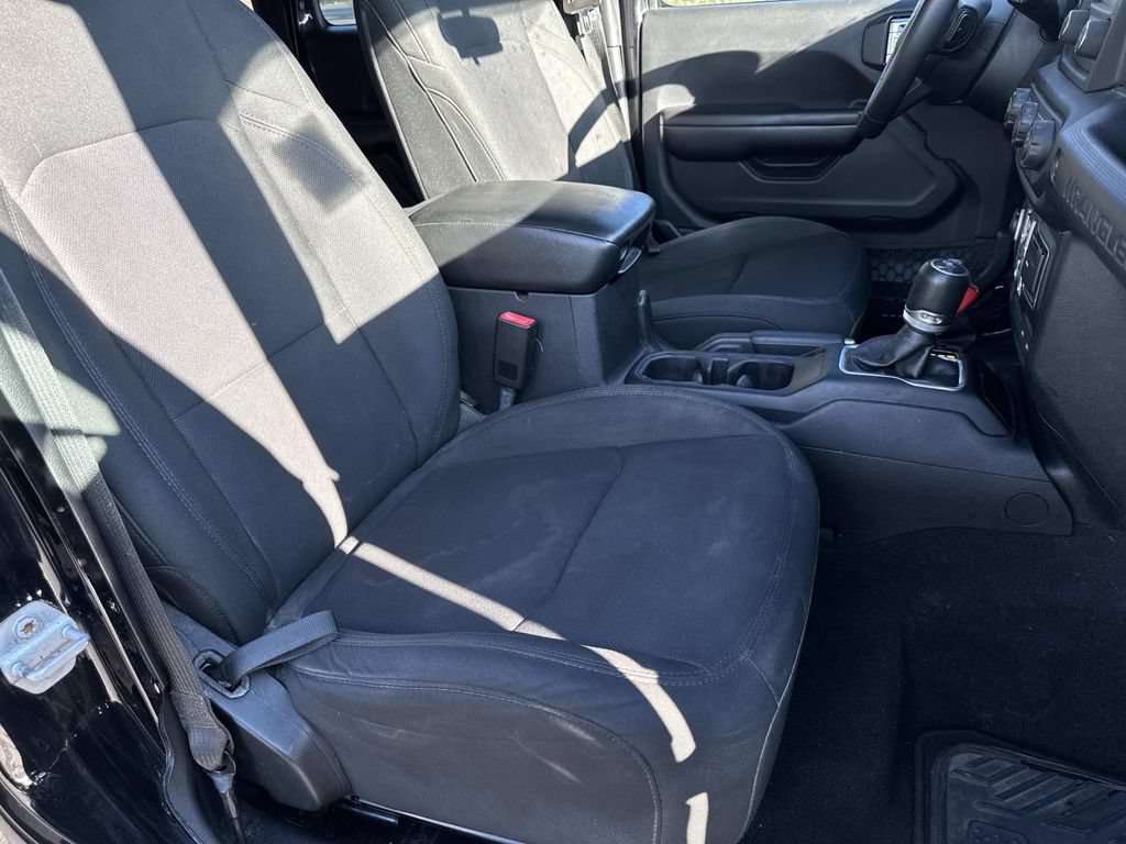 Used 2018 Jeep Wrangler Unlimited Sport S AWD/4WD image 24