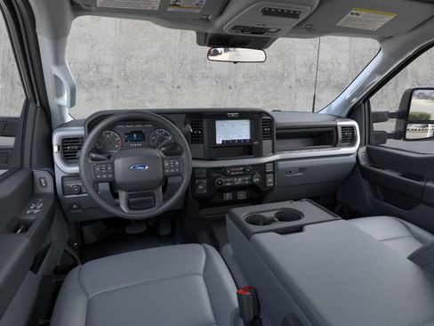 New 2025 Ford F550 4x4 Crew Cab image 9